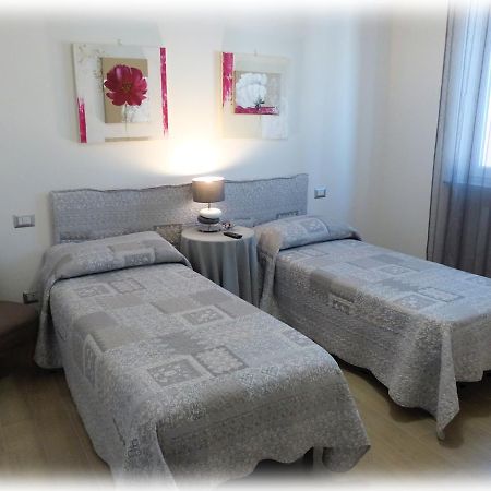 Marinella Guest House Cornale ภายนอก รูปภาพ