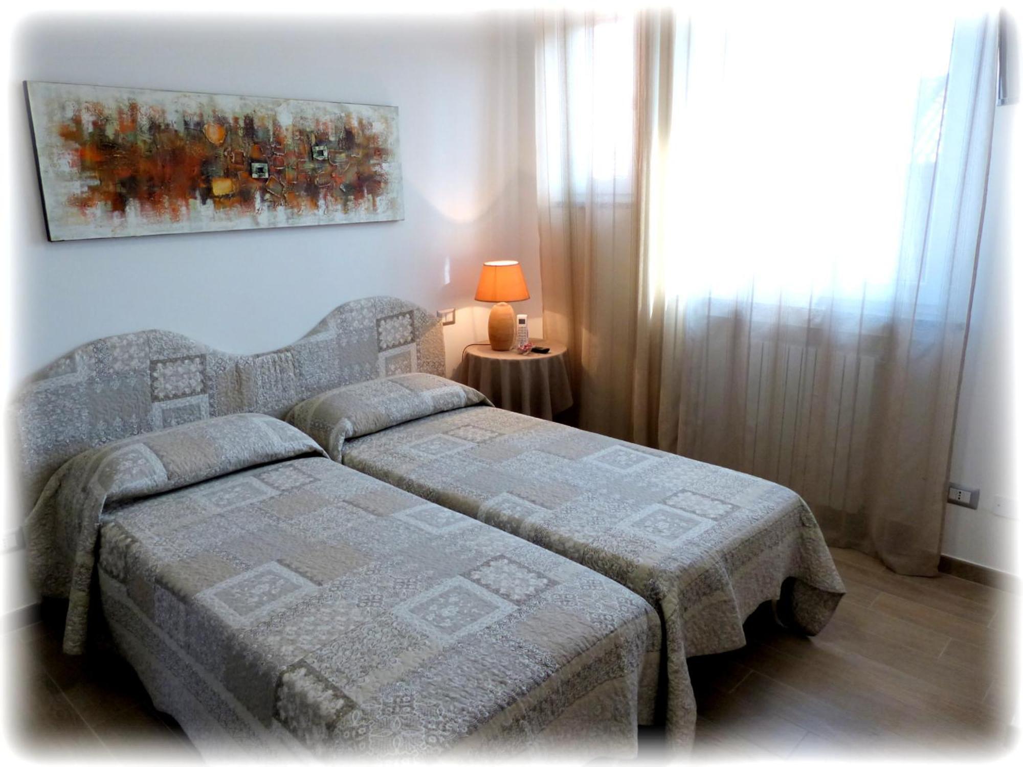 Marinella Guest House Cornale ห้อง รูปภาพ