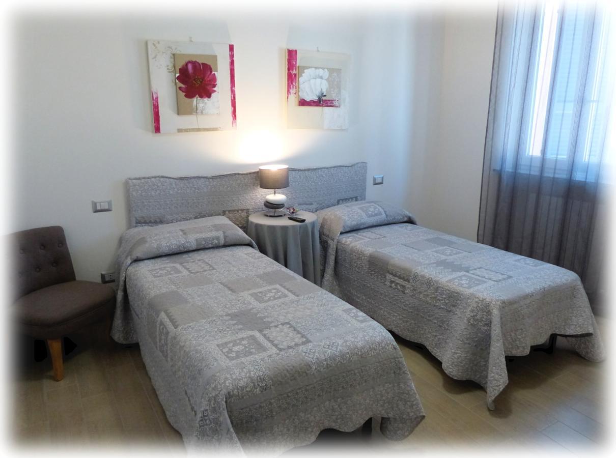 Marinella Guest House Cornale ภายนอก รูปภาพ
