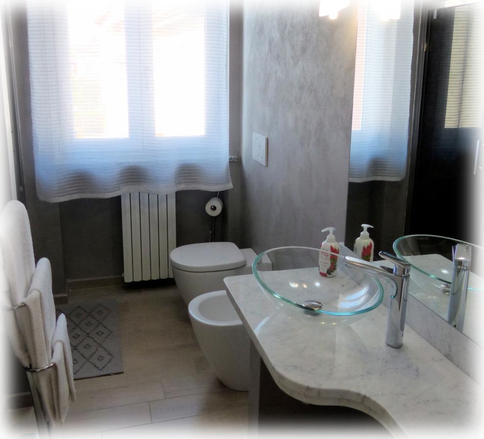 Marinella Guest House Cornale ภายนอก รูปภาพ